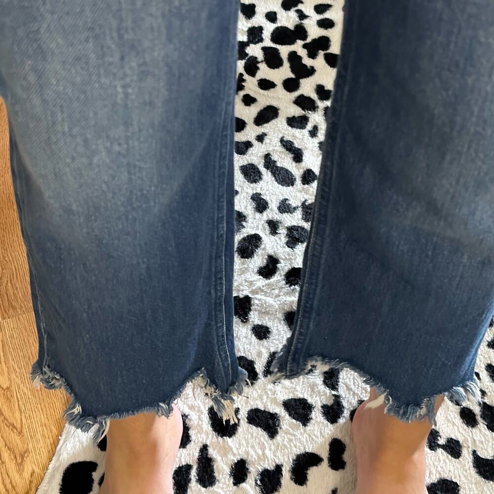 We The Free Distressed Cropped Denim Frayed Hem Jeans Blue Size 29 - Picture 4 of 8